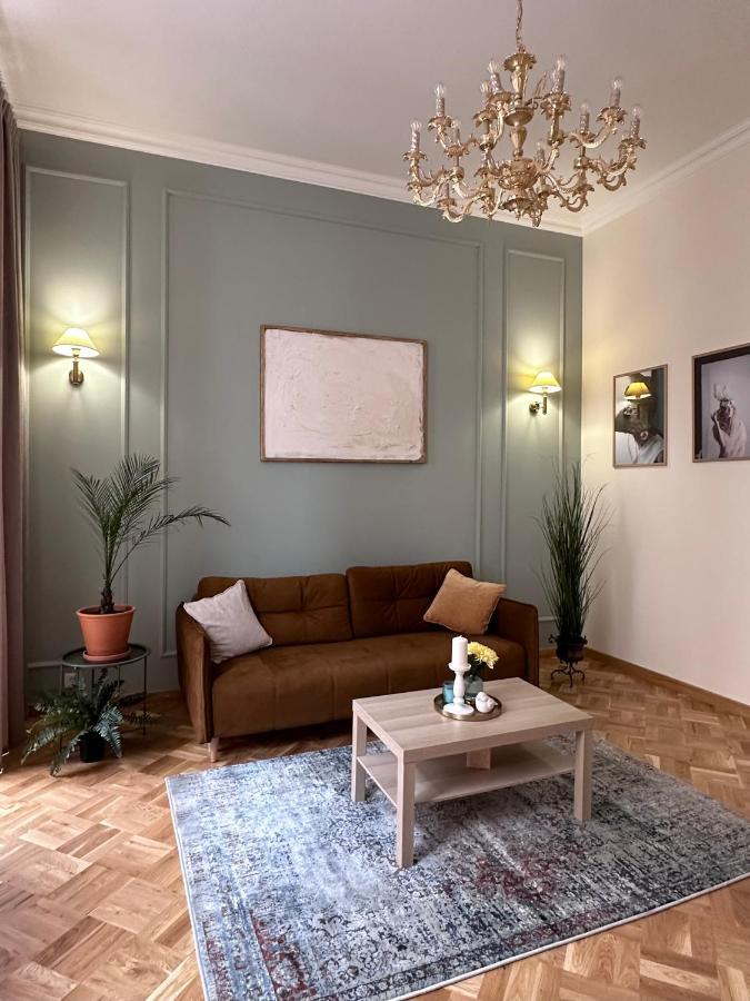 Leoclassic With Balcony In Center Lviv